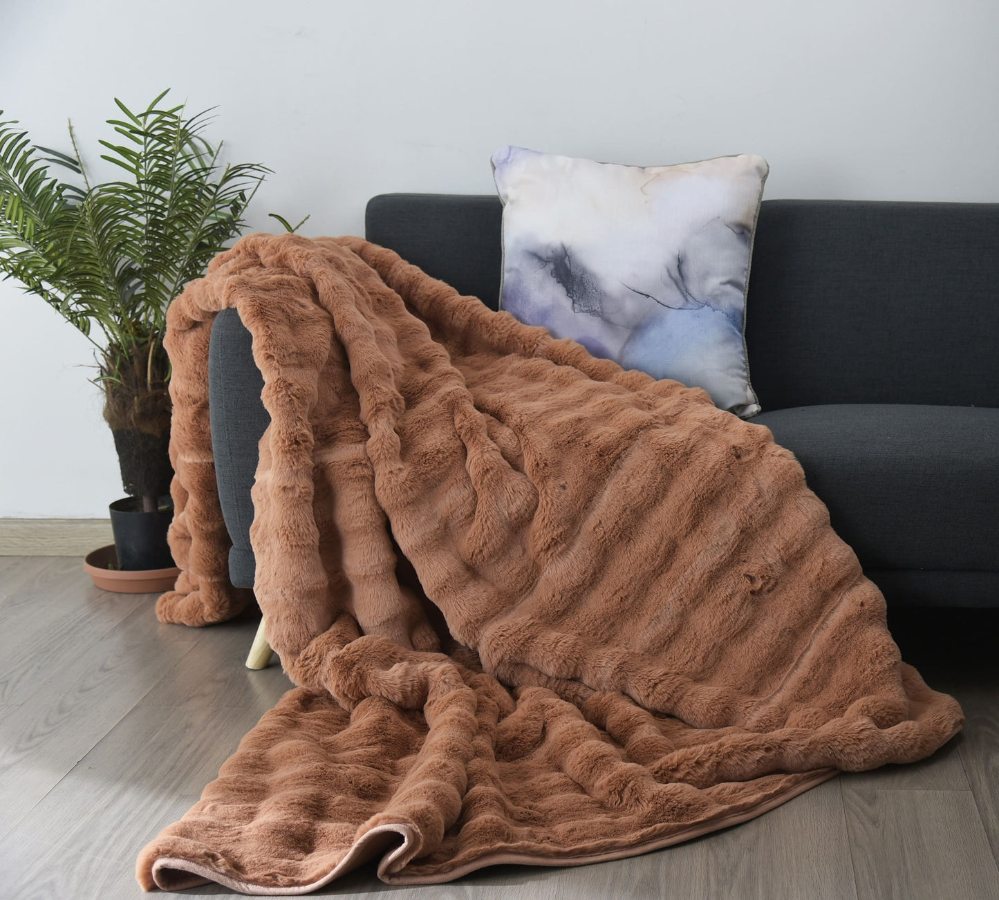 Close-up texture of Cleopatra Faux Fur Blanket Queen/King Size