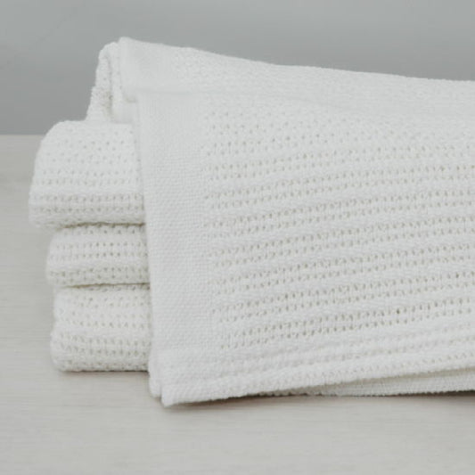 Front view of Cotton Cellular Blanket 180x230cm showcasing its soft, breathable design