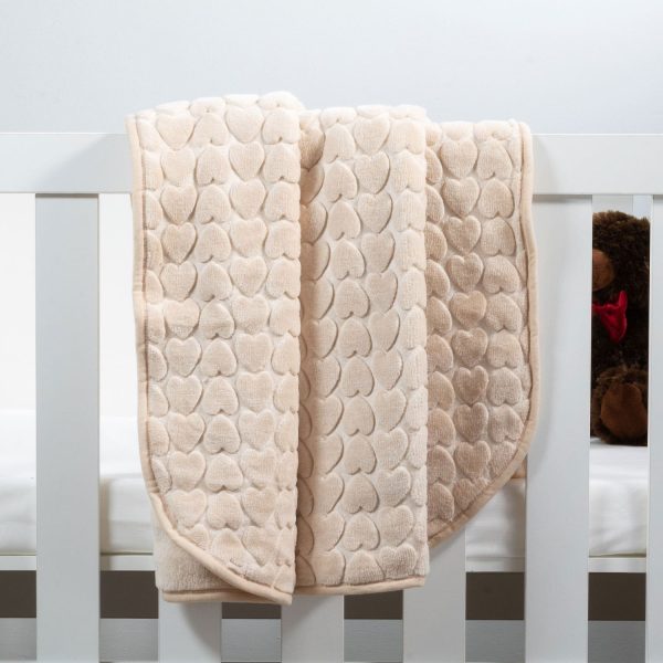 Soft Baby Faux Mink Blanket with Heart Pattern - Perfect for Newborns and Toddlers


