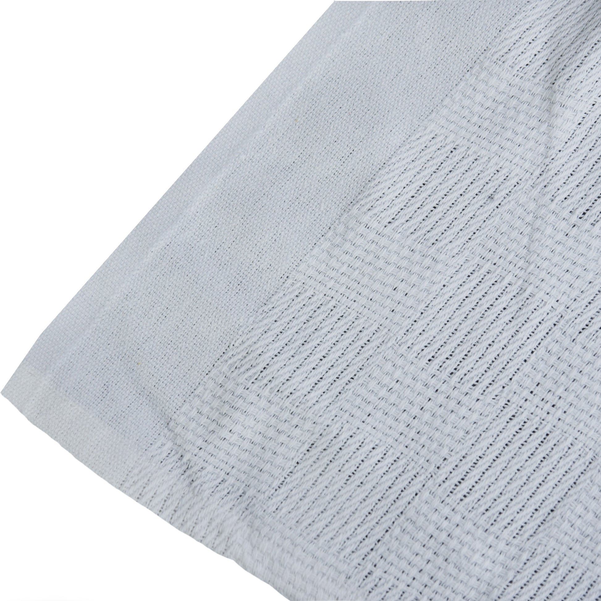 Cotton Cellular Blanket 180x230cm in hospital setting, providing breathable comfort and warmth without overheating