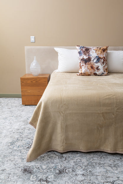 Soft-touch Hotel Plain Blanket with heavyweight fur-pile comfort