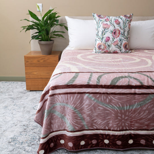 Soft and warm Amigo mink blanket for cozy winter nights